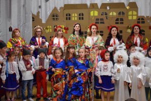 Різдвяні колядки та щедрівки лунали у стінах ДНЗ «Ялиночка»